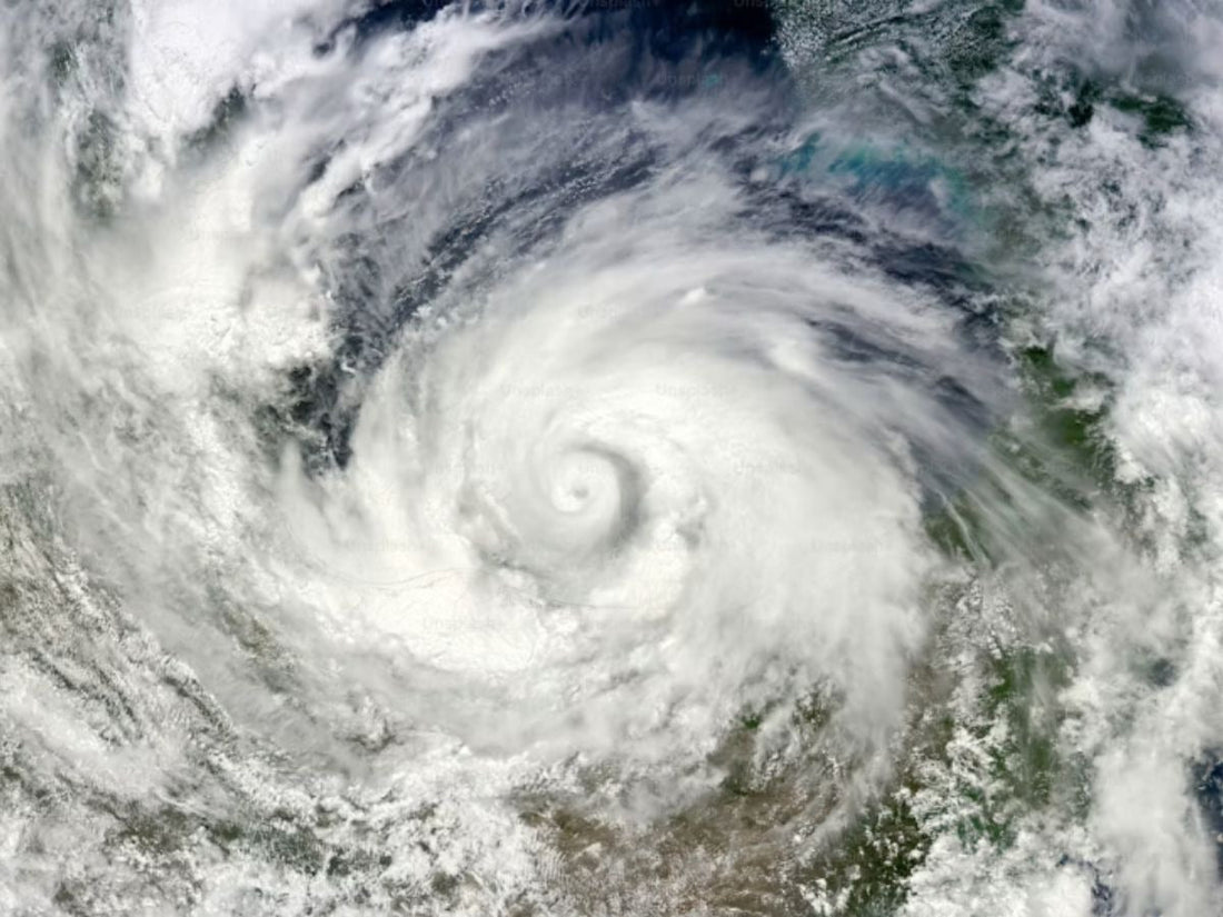 Hurricane Hawaii Update: Category 4 Hurricane Lowell Strengthens South of Hawaii as Forecasters Warn of Dangerous Surf